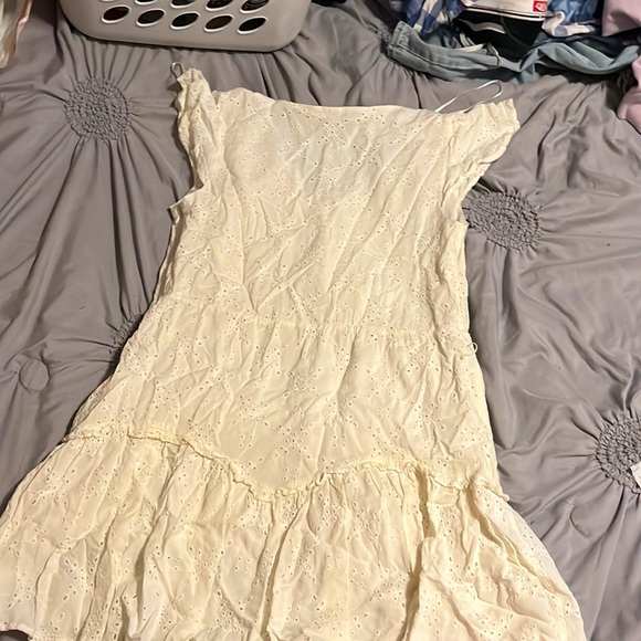 Chelsea & Violet - Picture 2 of 2